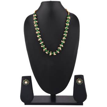 Green necklaces 1