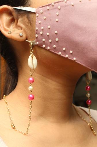 Pink Bead With Shell Mask Chain