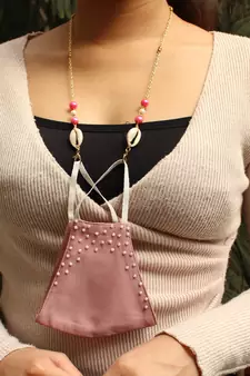 Pink Bead With Shell Mask Chain