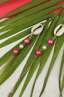 Pink Bead With Shell Mask Chain