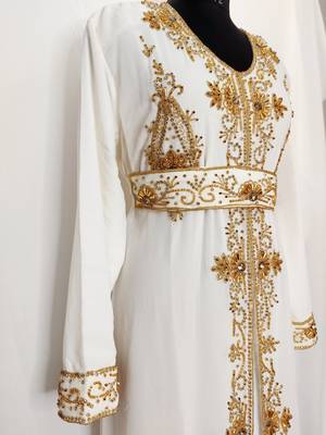 off white Moroccan Kaftan with Sun-proof hijab 2