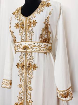 off white Moroccan Kaftan with Sun-proof hijab 3