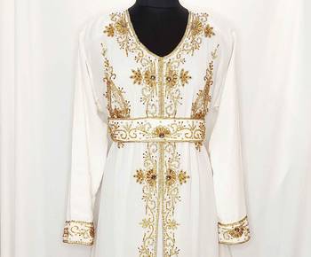 off white Moroccan Kaftan with Sun-proof hijab 4
