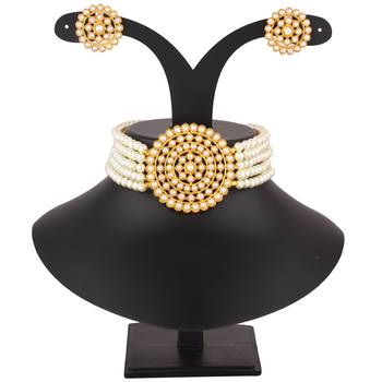 White collar-necklace 1