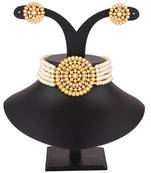 White collar-necklace