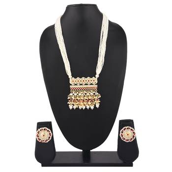 Maroon pendants 1