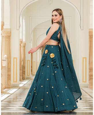 Green embroidered cotton stitched lehenga 3