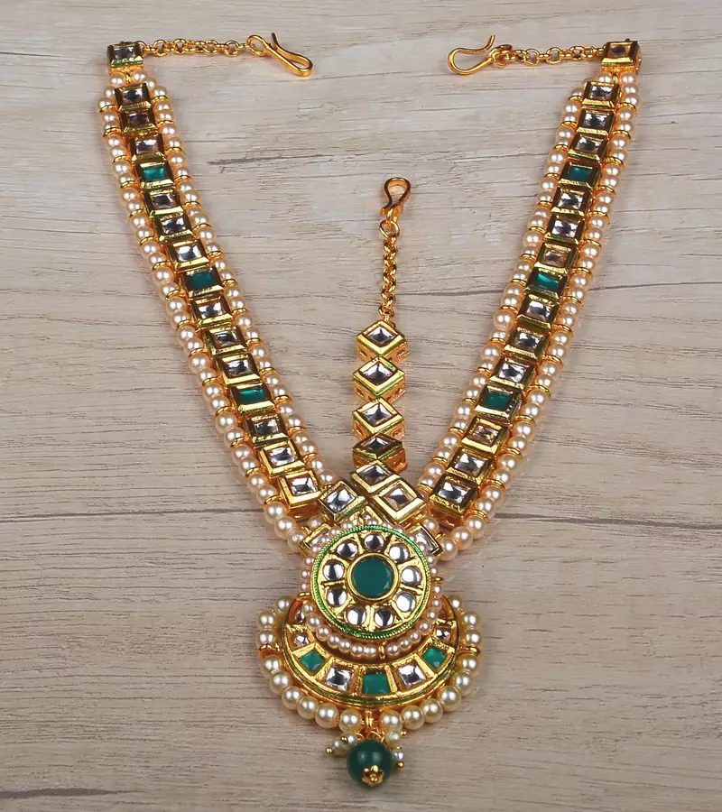 Emerald and Kundan Embellished Designer Matha Patti Tikka 216ED618