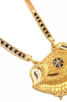 Gold mangalsutra