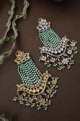 Green earrings 1