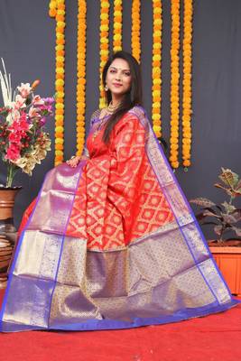 Red Faux Kanchipuram Handloom Weaving WOVEN SILK BLEND Saree 3