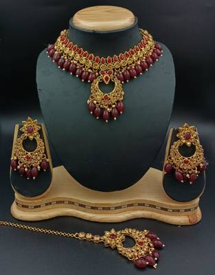 Maroon necklace-sets 1