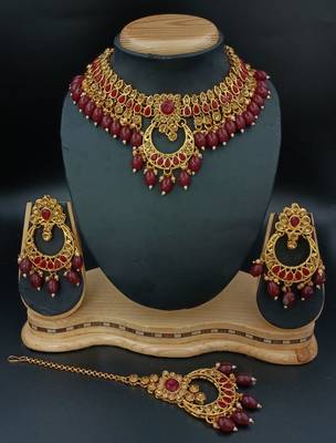 Maroon necklace-sets 1