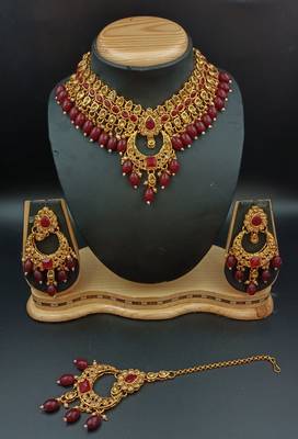 Maroon necklace-sets 1