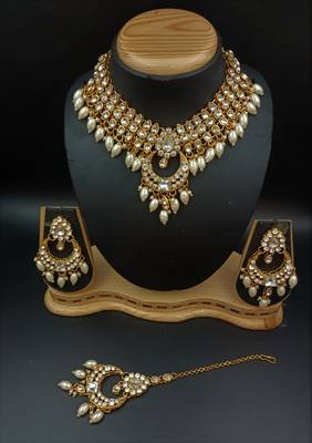 White necklace-sets 1
