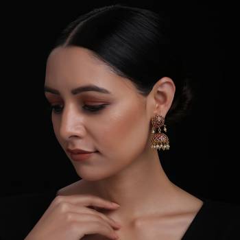 Red earrings 1