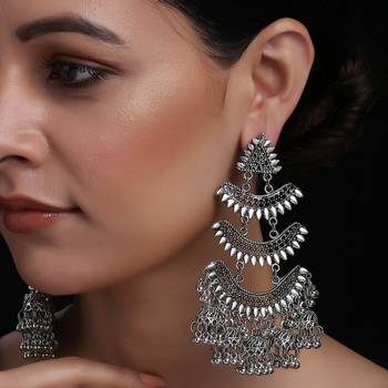 Green earrings 2