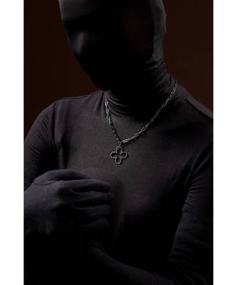 Bud Black Minimal Necklace 1