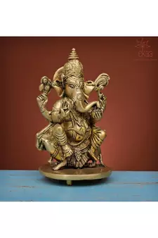 Lord Ganesha Murti on Moushak