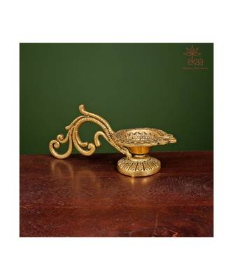 Brass Small Diya with Handle 4