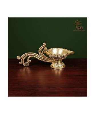 Brass Diya with Handle                Round 1