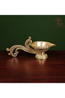 Brass Diya with Handle                Round