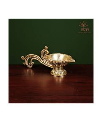 Brass Diya with Handle                Round 2