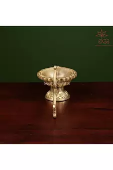 Brass Diya with Handle                Round