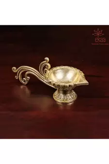 Brass Diya with Handle                Round