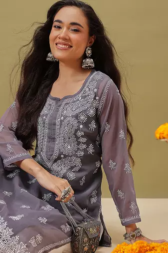 Women Hand Embroidered Grey Georgette Lucknow Chikan Kurta With Slip