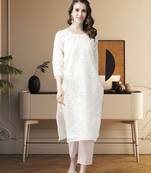Ada Women Hand Embroidered Cream Cotton Lucknowi Chikan Kurta - A411179