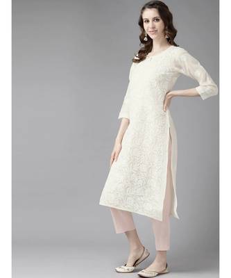 Ada Women Hand Embroidered Cream Cotton Lucknowi Chikan Kurta - A411179 3