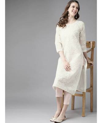 Ada Women Hand Embroidered Cream Cotton Lucknowi Chikan Kurta - A411179 4