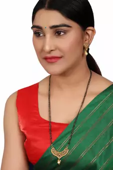 Woman Gold-Plated & Black Beaded Mangalsutra