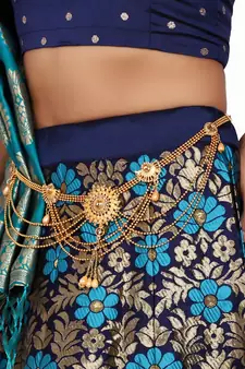 Off-White Gold-Plated Kundan Studded & Beaded Handcrafted Kamarbandh
