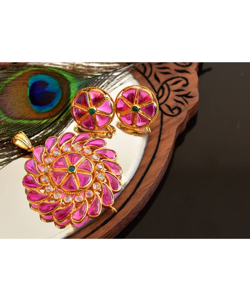 Royal Goldplated Uncut Ruby-emerald Pendant Set -DJR03156