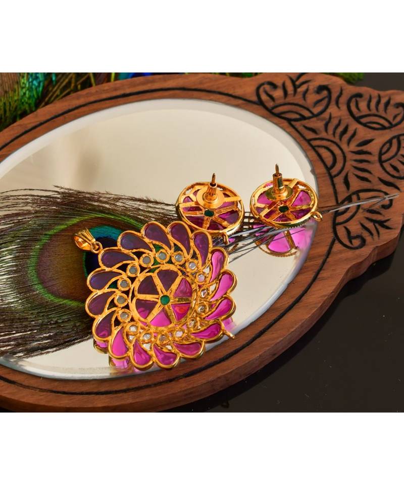 Royal Goldplated Uncut Ruby-emerald Pendant Set -DJR03156