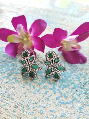 Green earrings 1