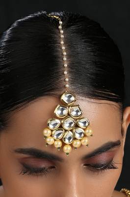 Gold maang-tikka 2