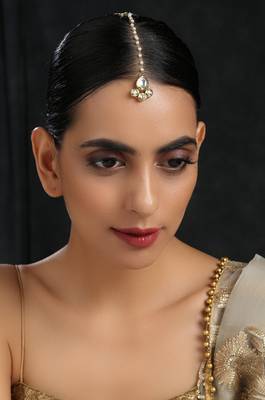Gold maang-tikka 1