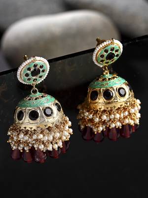 Green pearl earrings 2