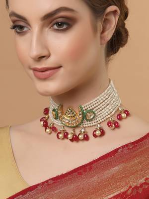 Red pearl necklaces 1