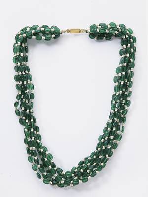 Green pearl necklaces 3