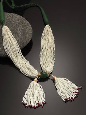 Green pearl necklaces 1