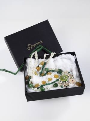 Green pearl necklaces 5