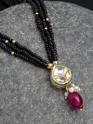 Black pearl necklaces 2
