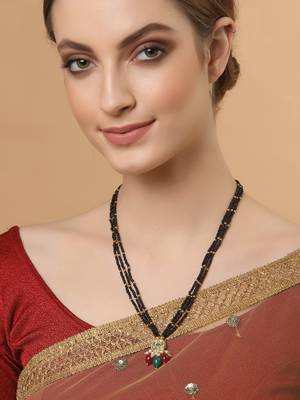 Black pearl necklaces 1