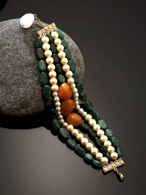 Green pearl bracelets 2