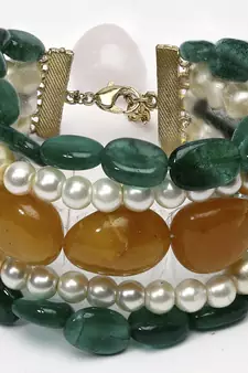Green pearl bracelets
