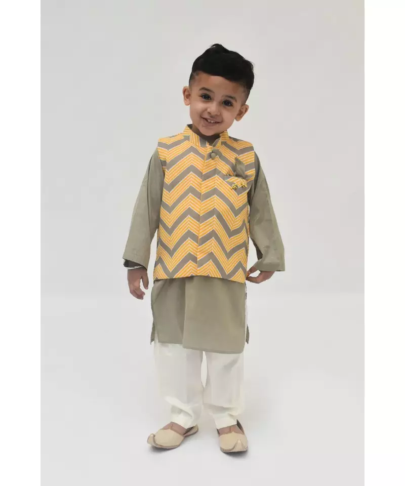 Grey Kurta and Chevron Print Jacket with Pant